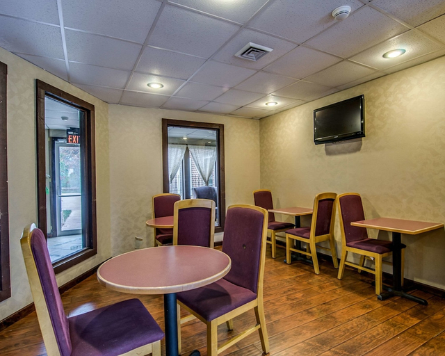 Food & Drinks 5, Quality Inn Dublin I-81, Pulaski