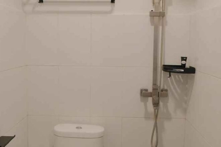 Bathroom 14