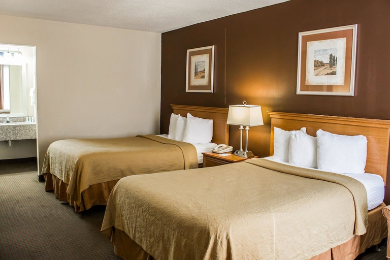 Bedroom 2, Hotel Dunn, NC, Harnett