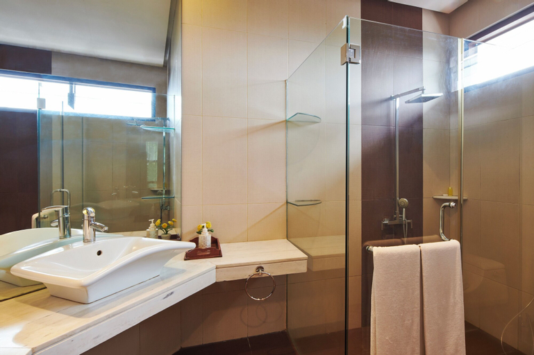 Bathroom 3