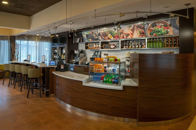 Food & Drinks 5, Courtyard by Marriott St Louis Creve Coeur, Saint Louis