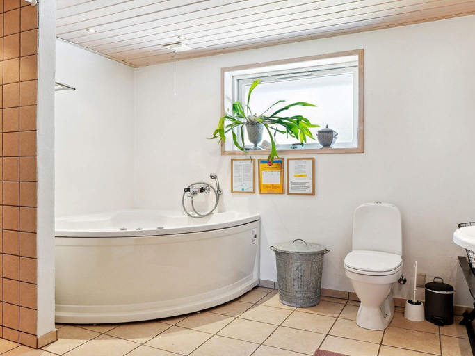 Bathroom 4, Tranquil Haven in Lodskovvad - By Traum Ferienwohnungen, Frederikshavn