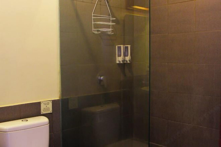 Bathroom 24