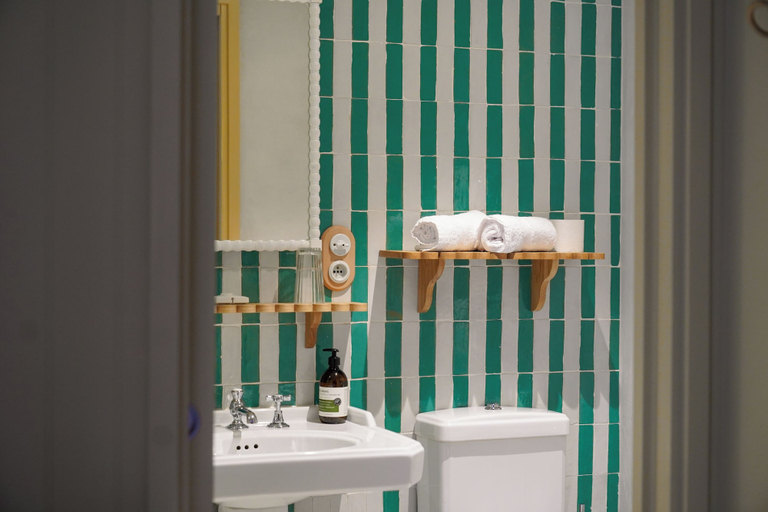 Bathroom 5, Hôtel de la Plage, Gironde