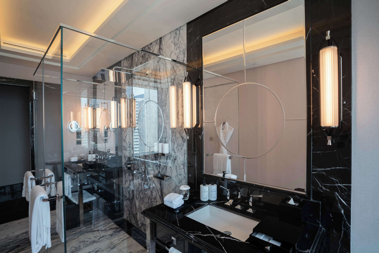 Bathroom 10