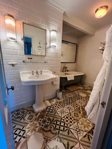 Bathroom 3, The Rudloe Near Bath - Marco Pierre White, Wiltshire