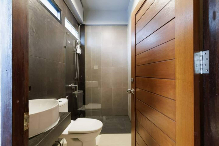 Bathroom 4, Wabisabi Bangkok 3 Min To Train Station, Huai Kwang