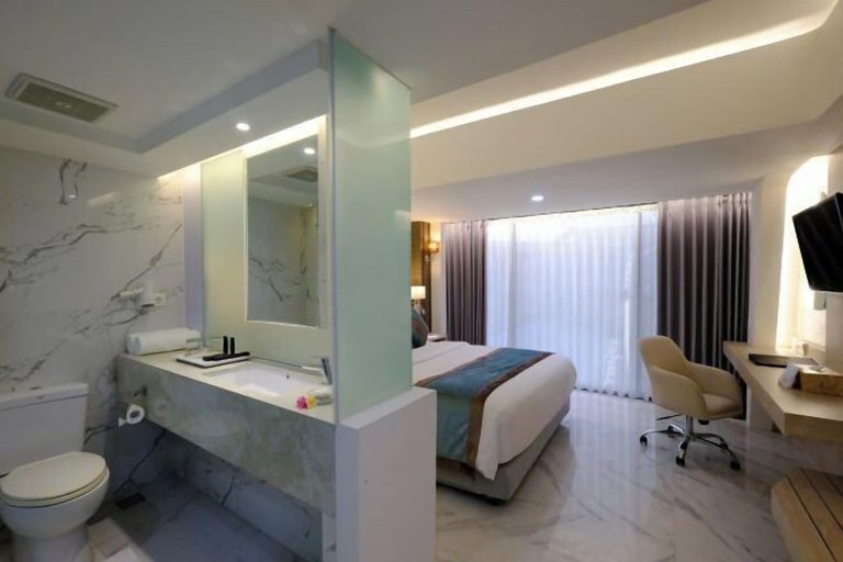 Bathroom 16