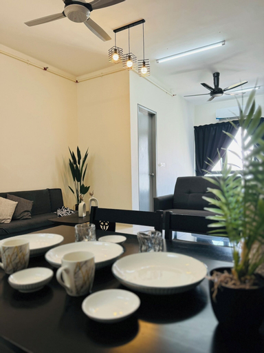 Food & Drinks, BKASTAYCATION KOTA WARISAN KLIA SEPANG FREE WIFI FREE NETFLIX, Sepang