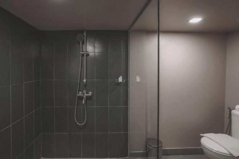 Bathroom 24