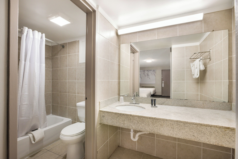 Others 5, Red Carpet Inn Edison, Middlesex