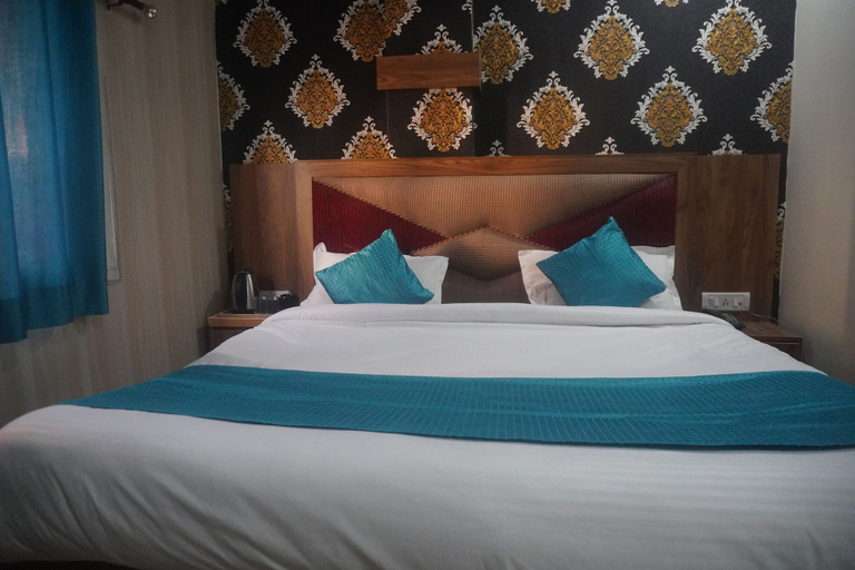 Bedroom 2, Hotel Rudreshwar, Hardwar