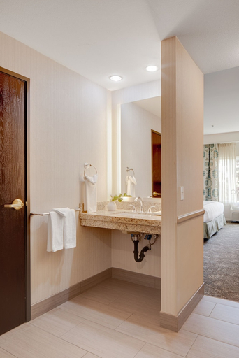 Bathroom 5, Ayres Hotel Corona – Riverside, Riverside