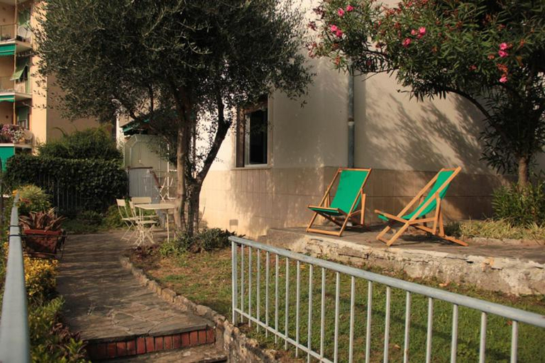 Sea view apartment with private garden, Genova