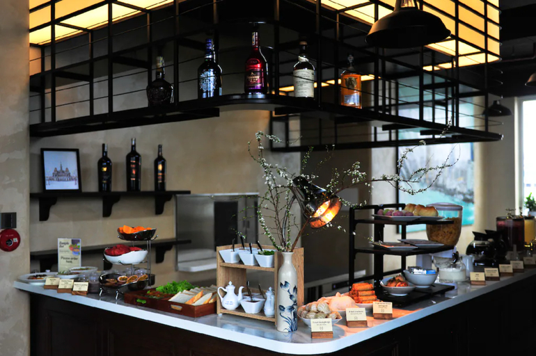 Food & Drinks 5, Hato Saigon Hotel & Rooftop, District 1