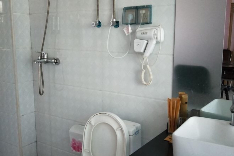 Bathroom, Yeji Shuxin Hotel, Lu'an