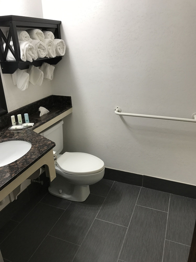 Bathroom 3, Quality Inn Cromwell - Middletown, Middlesex