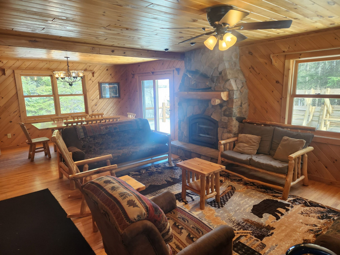 Others 4, Timber Trail Lodge, Lake