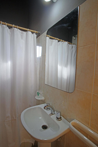 Bathroom, Las Cabanas, Pichi Mahuida