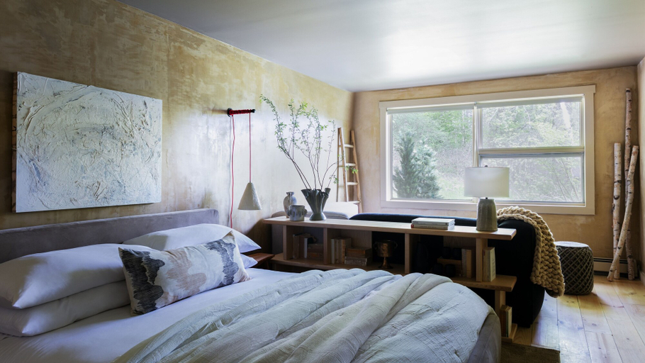Bedroom 3, AWOL Stowe, Lamoille