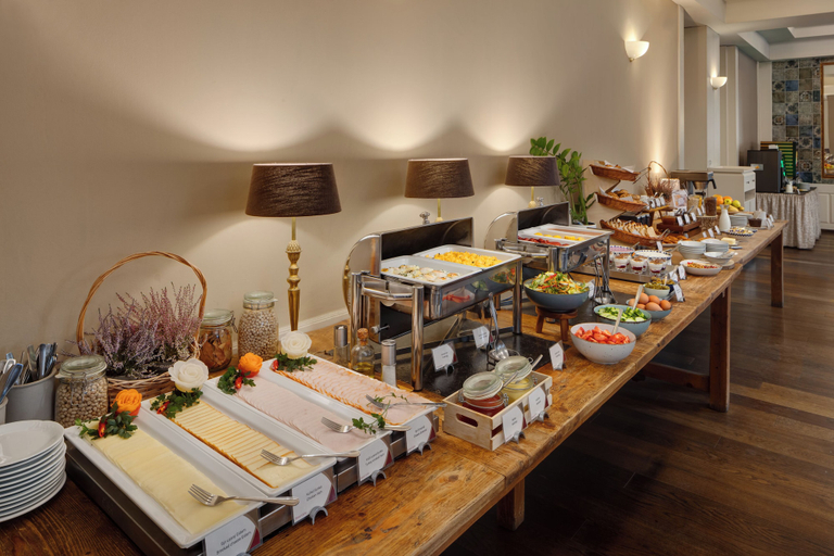 Food & Drinks 5, Hotel Carol, Praha 8