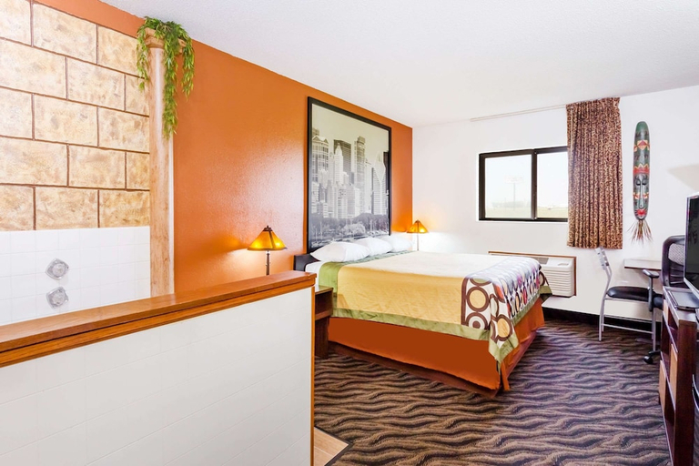 Bedroom 3, Super 8 by Wyndham Dixon, Lee