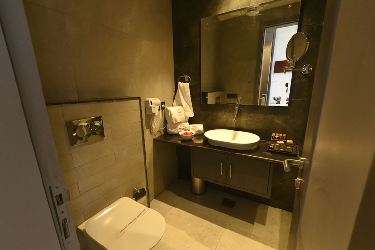 Bathroom 4, Viceroy In The Himalayas, An ALIVAA HOTEL, Garhwal