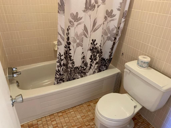Bathroom 4, Motel Giffard, Communauté-Urbaine-de-Québec