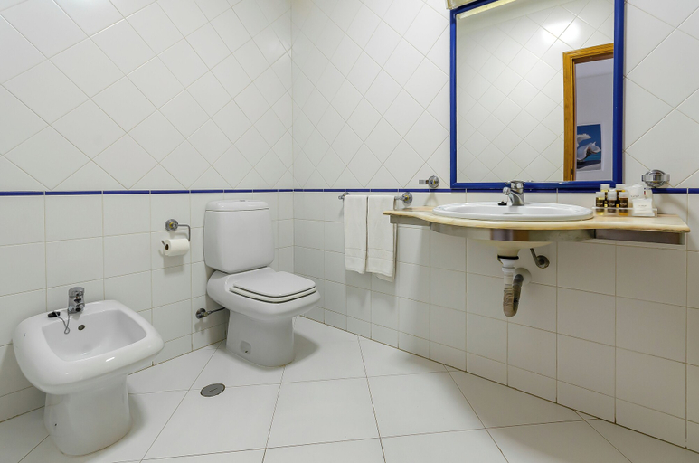 Bathroom 4, TURIM Algarve Mor Hotel, Portimão