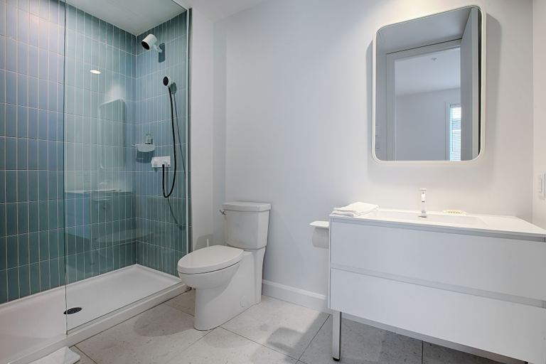 Bathroom 3, Les Lofts Saint-François - Par les Lofts Vieux-Québec, Communauté-Urbaine-de-Québec
