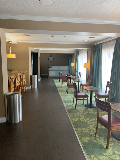 Food & Drinks 5, Hampton Inn Covington, Saint Tammany