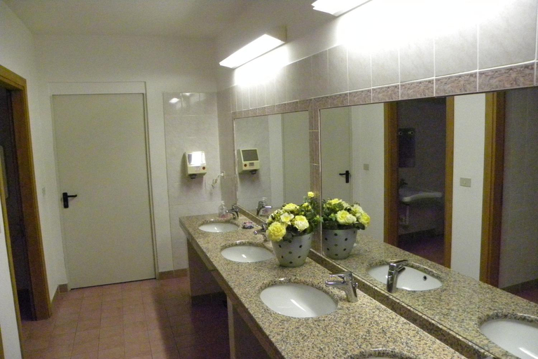 Bathroom 4, Hotel Santa Cruz, Udine