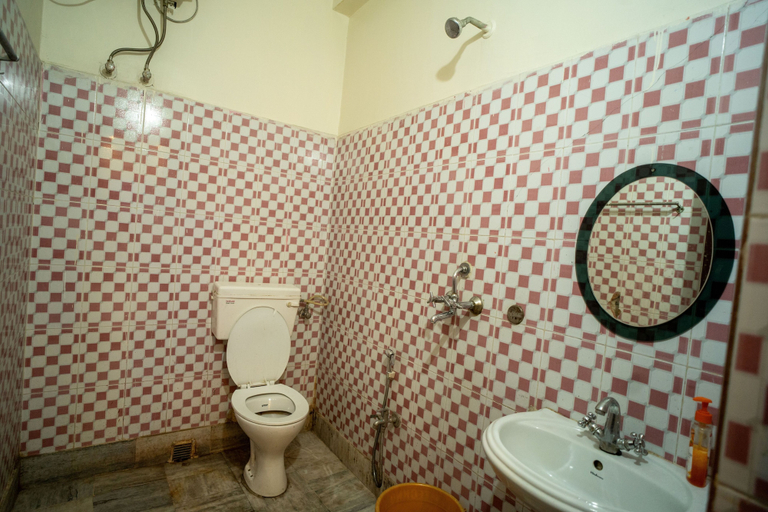Bathroom 5, Hotel Atithi Bhawan, Purbi Singhbhum