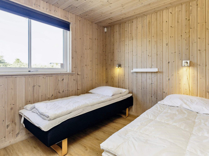 Bedroom 5, 5 Star Holiday Home in Lokken, Hjørring