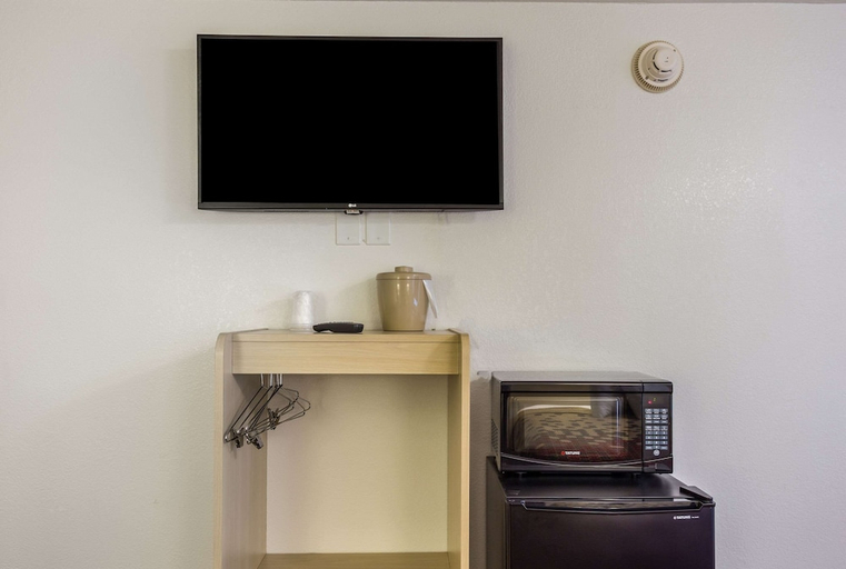 Others 5, Motel6 Cross Lanes, WV–Goff Mountain Rd, Kanawha