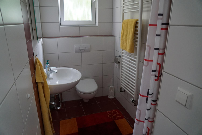 Bathroom 2, Ferienwohnungen Hof Heinzmann, Reutlingen