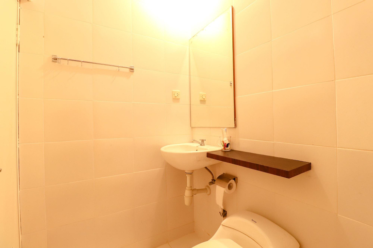 Bathroom 19