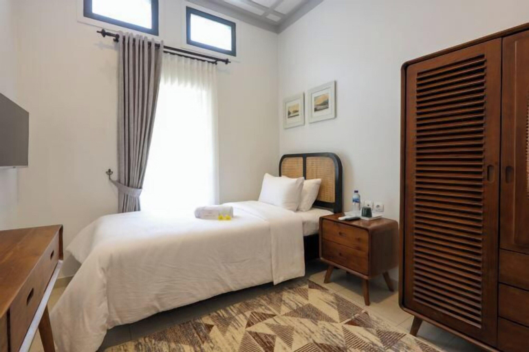 Bedroom 13