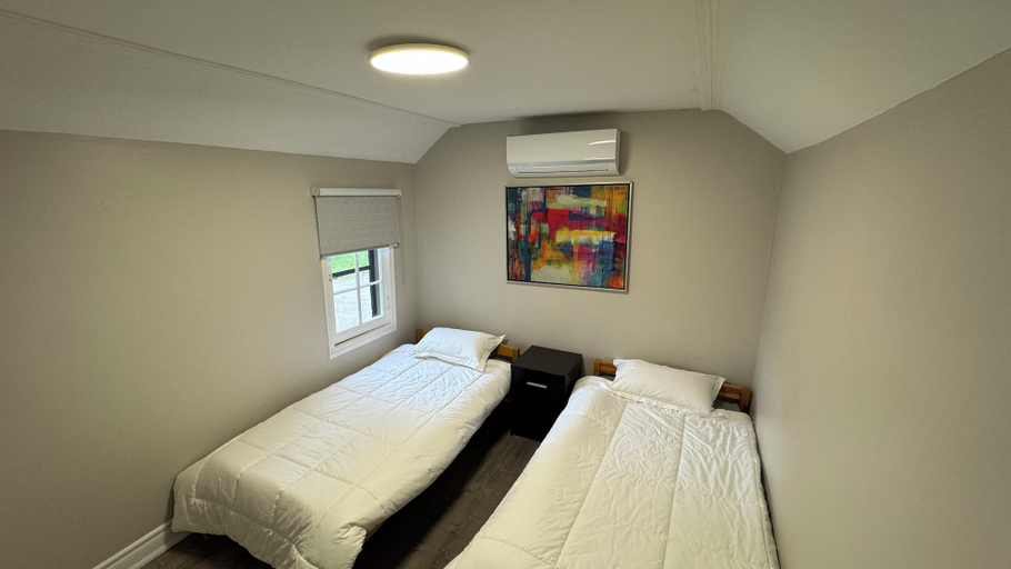 Bedroom 3, Myriad Fins Cottage and Marina, Kawartha Lakes