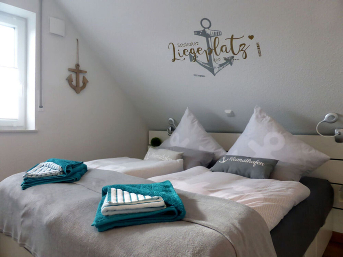 Room 5, Inviting Apartment in Norden, Aurich