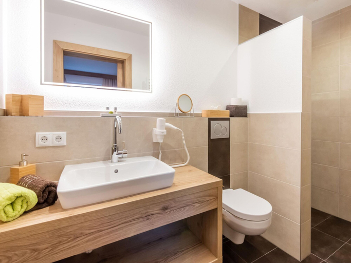 Others 5, Apartment in Umhausen With Garden and Barbecue, Imst