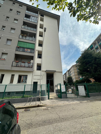 Exterior 9