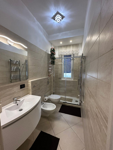 Bathroom 18