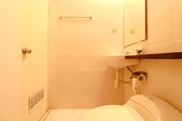 Bathroom 17