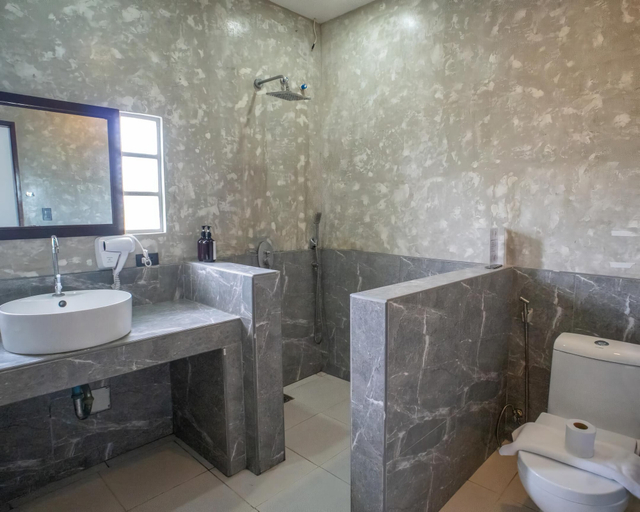 Bathroom 4, Amihan Resort, Panglao