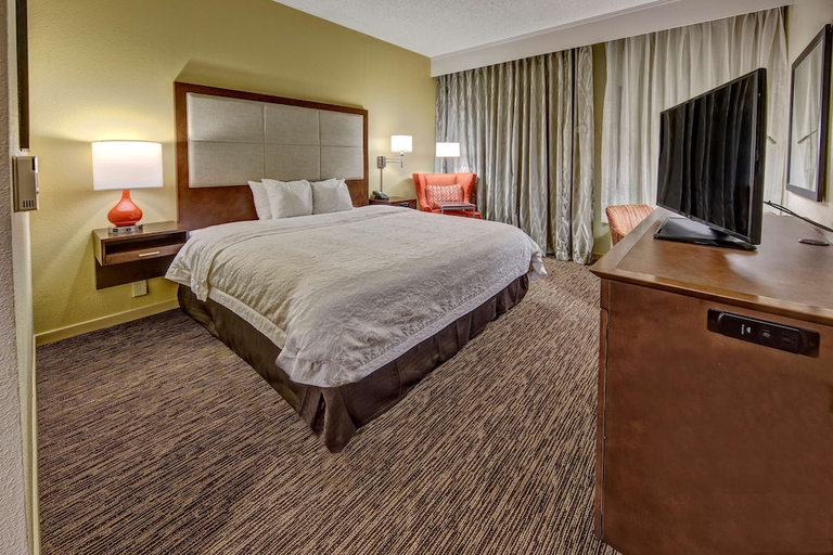Bedroom 1, Hampton Inn By Hilton Concord/Kannapolis, Cabarrus