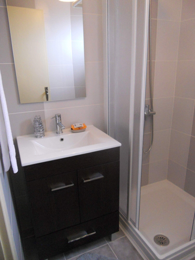 Bathroom 4, Casas do Castelo, Seia