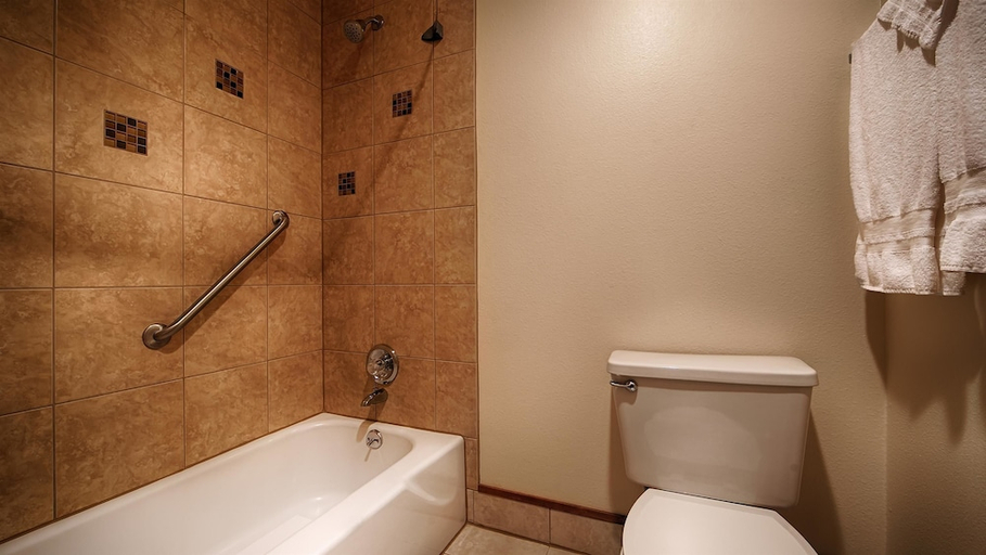 Bathroom 4, Best Western Holiday Hotel, Coos