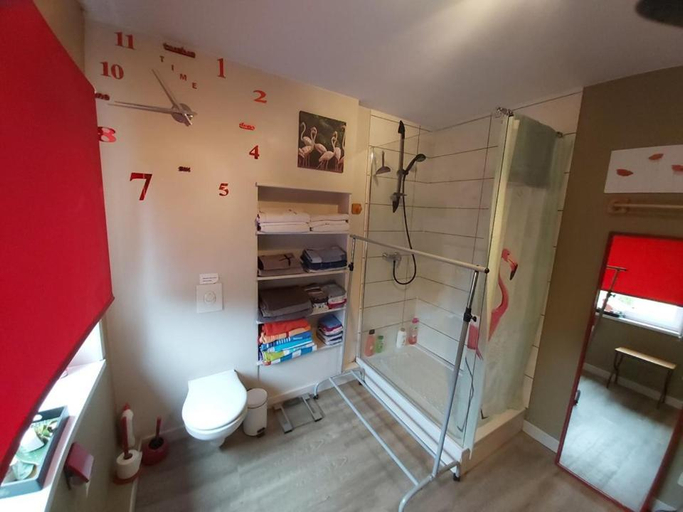 Others 2, Nouvelles chambres tres confortables avec refrigerateur, Namur