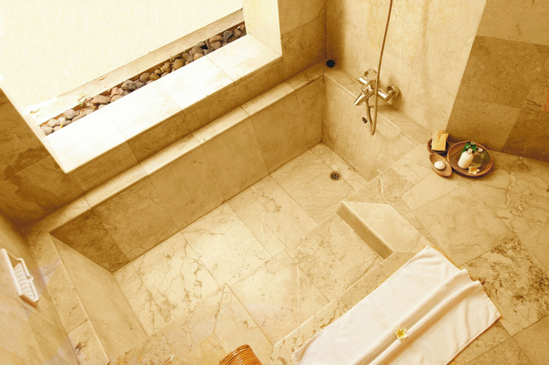 Bathroom 4